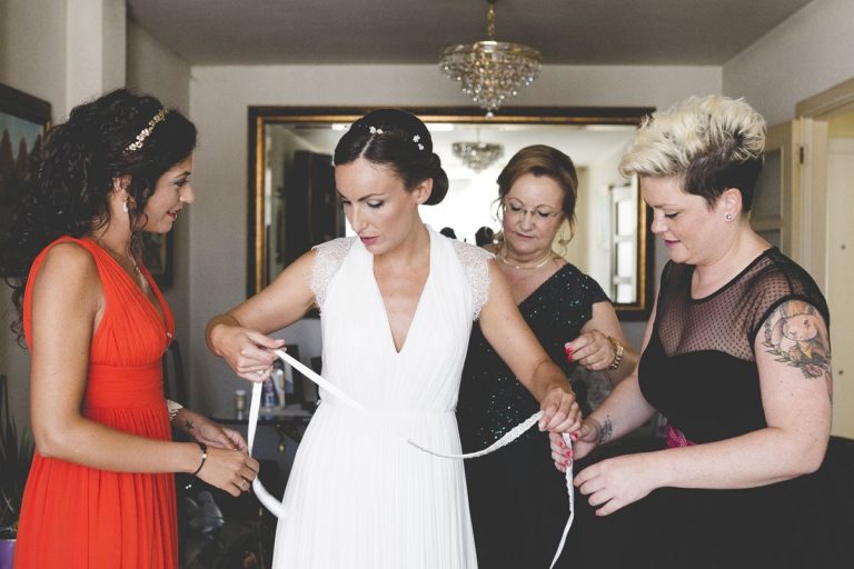 A full of detaills galician wedding