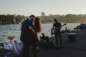 pedido de casamento na ribeira do douro com musica ao vivo
