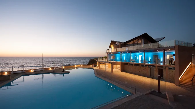 Planning a Cascais Wedding: Coastal Elegance Near Lisbon